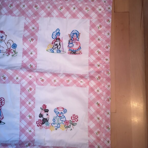 Handmade 35"x 48" Baby Quilt w/ Embroidered Squares Nursery Rhymes Pink & White - Picture 9 of 10